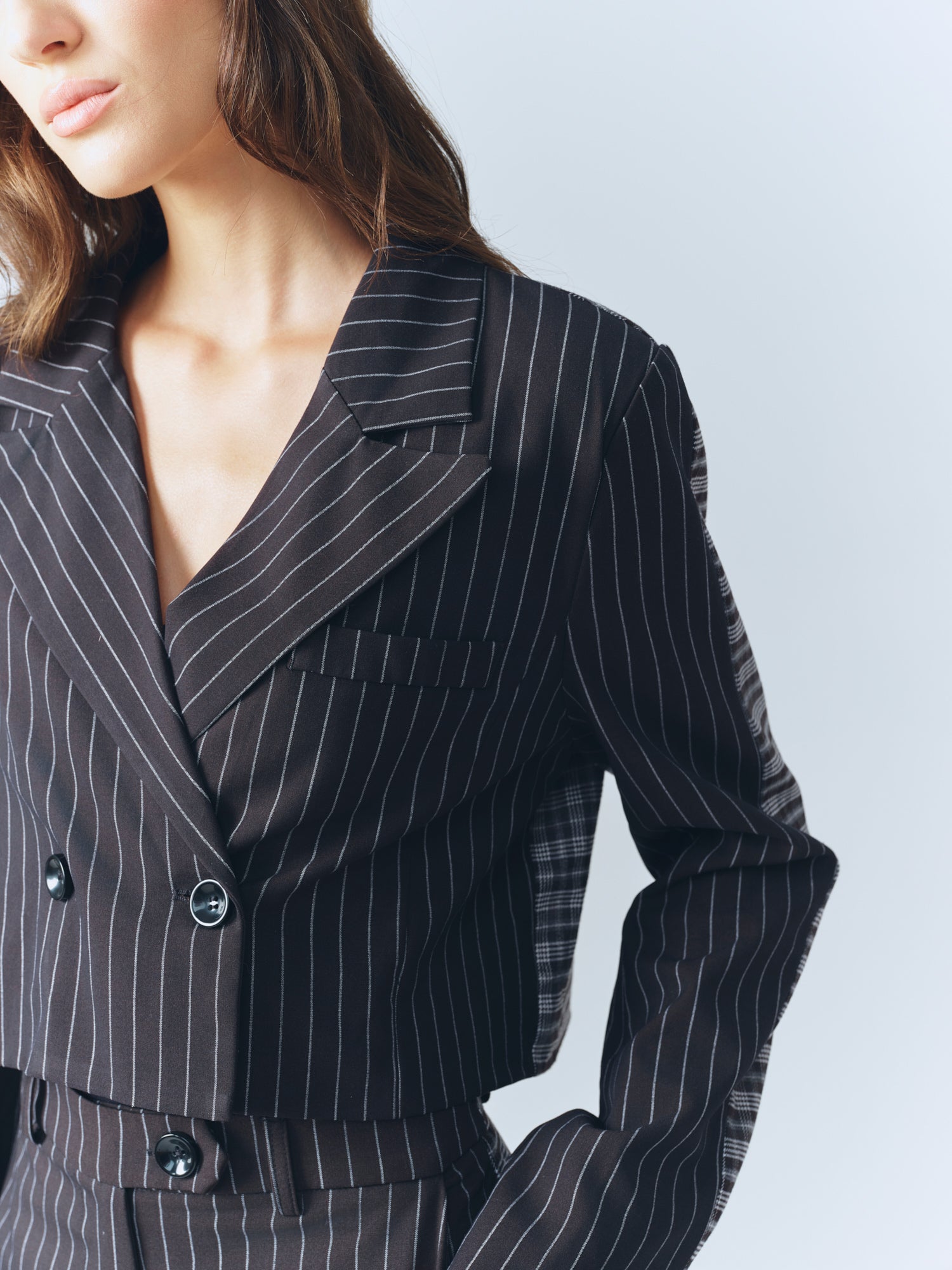2plan Le Berry Mac crop blazer グレー M MO&Co. Women's Contrast Textured Crop Blazer Fitted Chic V